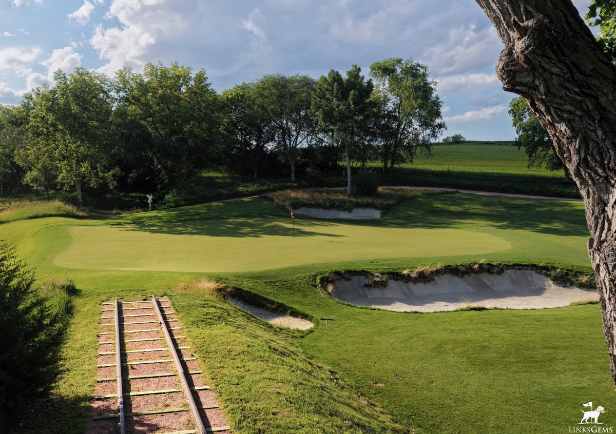 LinksGems's tweet photo. I saw so many terrific courses for the first time this year, and Lost Rail still stands out among them.

We were only on property for two nights, but the golf course is the kind that gets its hooks into you and won’t let go easily, and the kind that, even sitting here now months later, I can still remember every hole and how I played each of them.

Those kinds of places are rare, and you know it when you find yourself at one.