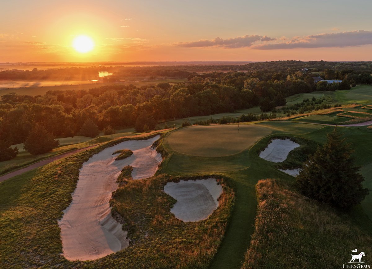 LinksGems's tweet photo. I saw so many terrific courses for the first time this year, and Lost Rail still stands out among them.

We were only on property for two nights, but the golf course is the kind that gets its hooks into you and won’t let go easily, and the kind that, even sitting here now months later, I can still remember every hole and how I played each of them.

Those kinds of places are rare, and you know it when you find yourself at one.