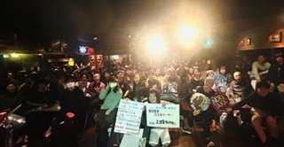 firebird2jp's tweet photo. 先週土曜日の熊本地震チャリティLIVE in Tokyo
お陰様で義援金は287,500になりました
嬉しくて涙が出てきております
お土産も沢山頂き優しいファンの皆様には心から感謝しております

今週末は
沼津みなと新鮮館 飯田徳孝ハロウィンミニLIVE！
熊本地震チャリティLIVE in TOKYO
10月31日㈯
11月1日㈰
午後2時30分〜
イベントホールにて
見に来てね
 @studio_oandk @_ateminage @namaiki_arabiki