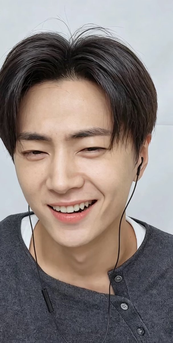 Jaycatonly's tweet photo. he has the most beautiful smile ever ✨ https://t.co/GTFSg8wvY3