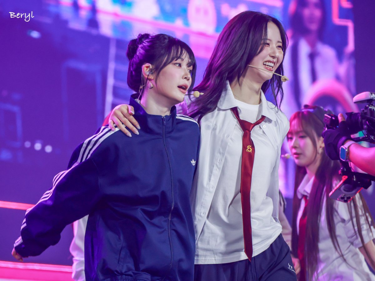 eotterkae's tweet photo. the big ahhh smile jiwoo has axnxjsjakak https://t.co/fnbwNG8kJ0