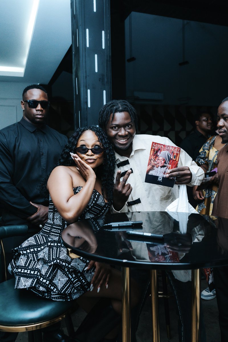 Sampa_The_Great's tweet photo. Nu Zamrock Type Vibe! ⚫️🎸

Styling : @PrimeSlick
Makeup: Painted By Ketwaa

Photo: Jet Skii Archives

Part 1:
Loved listening to special tunes from the Album last night and talking about Nu Zamrock production, Zamrock Legacy and How to take things Ku Chalo! 🇿🇲🤘🏾 https://t.co/a0fYsw7GzN