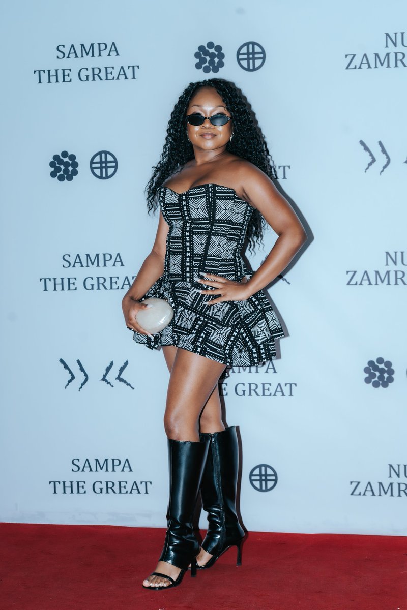 Sampa_The_Great's tweet photo. Nu Zamrock Type Vibe! ⚫️🎸

Styling : @PrimeSlick
Makeup: Painted By Ketwaa

Photo: Jet Skii Archives

Part 1:
Loved listening to special tunes from the Album last night and talking about Nu Zamrock production, Zamrock Legacy and How to take things Ku Chalo! 🇿🇲🤘🏾 https://t.co/a0fYsw7GzN