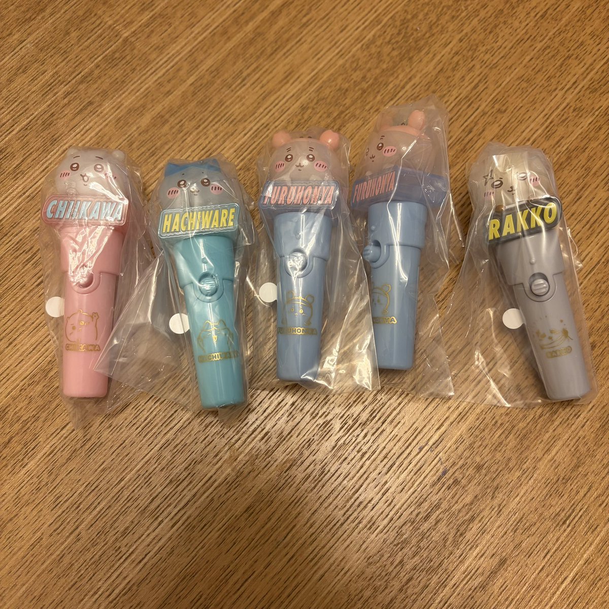kel11dj's tweet photo. ちいかわ ライトスティックチャーム 

譲　ちいかわ　ハチワレ　ラッコ　古本屋×2
求　うさぎ×♾

郵送もしくは錦糸町、大島付近都内手渡しでお願いします！
なるべく数の多い方と交換したいです！
お声がけよろしくお願いします！ https://t.co/xPyvVV2IxD