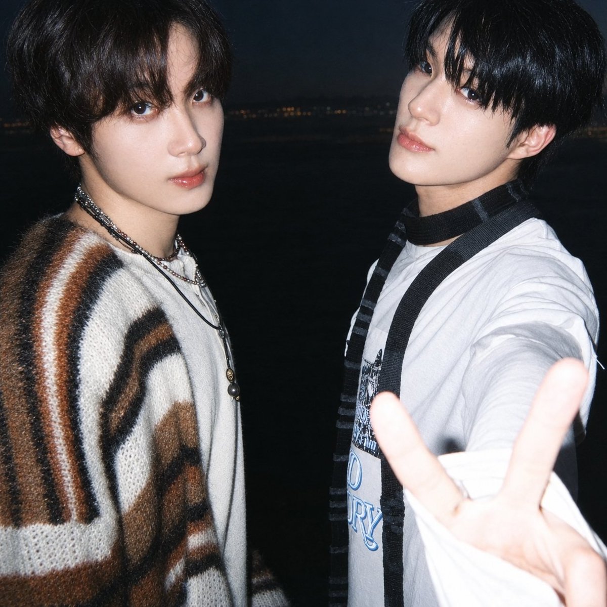 hcnbearrr's tweet photo. I'll always be grateful for moments like this, but I hope this is only the beginning of many more moments they'll share together. I'll be waiting, hoping that someday, we'll get to see more. Nohyuck (⁠•⁠ө⁠•⁠) https://t.co/VqZb9Grmhg