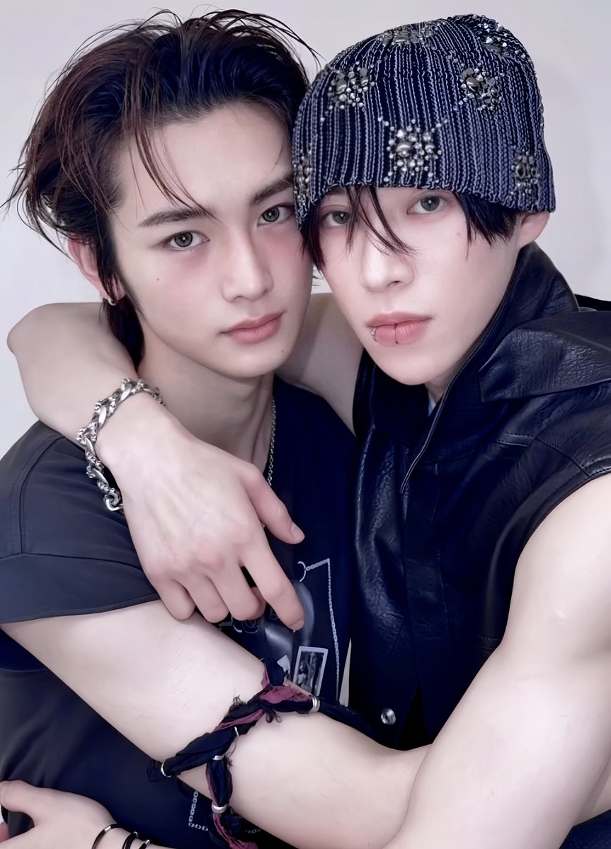 arno_crazy_77's tweet photo. ARNO & Anxin came so far from ma1 to ald1 please never separate this duo haoxin need each other 😭 Haoxin friendship is so precious they are family 🥺 💕
#아르노 #ARNO
https://t.co/iJn1eTLmPL https://t.co/zoUKbelO7o