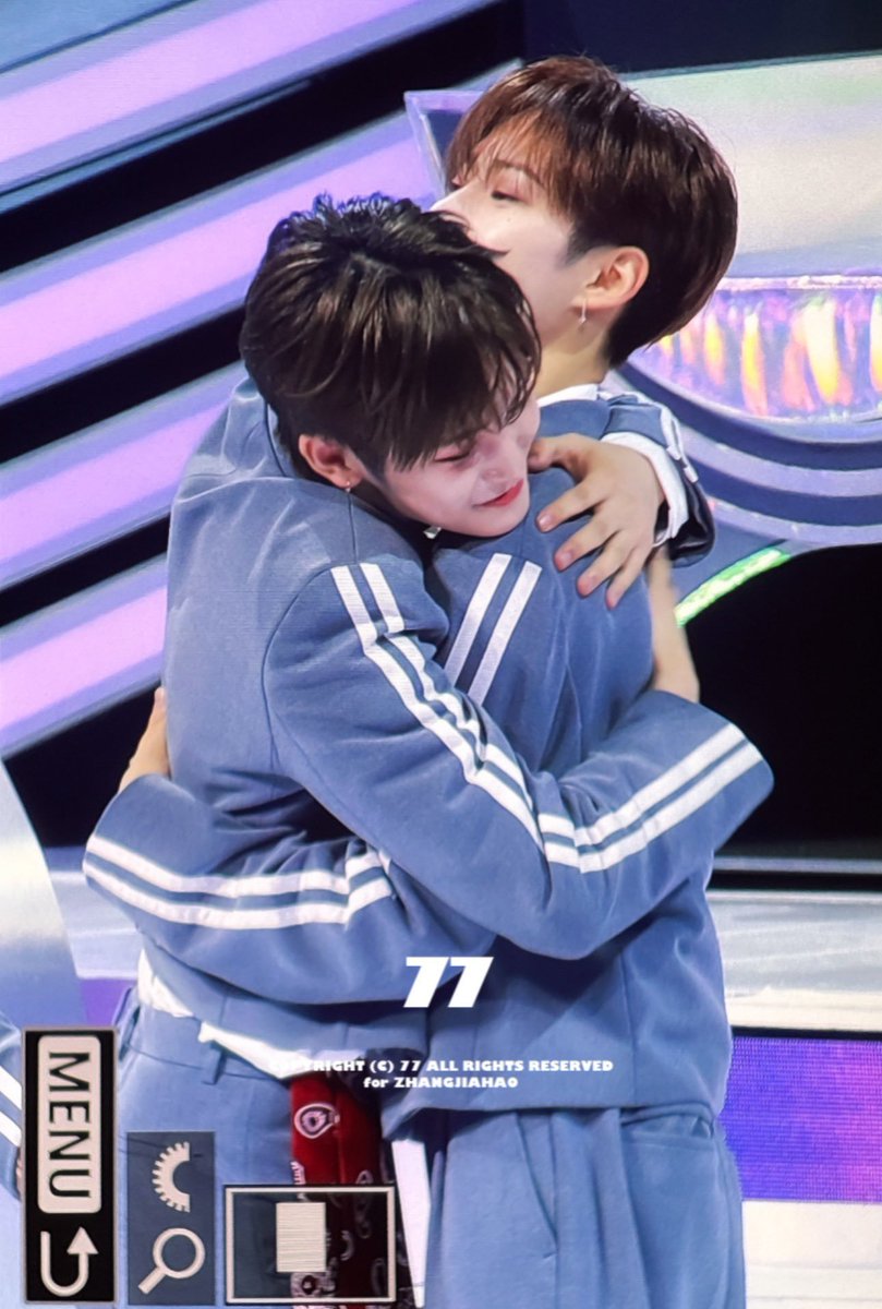 arno_crazy_77's tweet photo. ARNO & Anxin came so far from ma1 to ald1 please never separate this duo haoxin need each other 😭 Haoxin friendship is so precious they are family 🥺 💕
#아르노 #ARNO
https://t.co/iJn1eTLmPL https://t.co/zoUKbelO7o