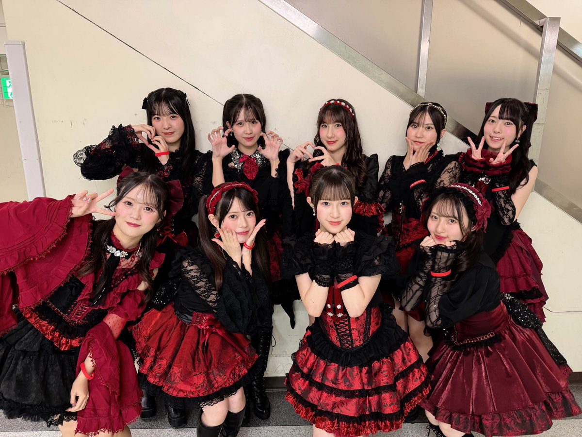 Rosy_Chronicle's tweet photo. つばきファクトリー CONCERT 2026 AUTUMN
Bloomy Groovy Story 秋山眞緒 Final「花音 -はなおと-」

#ロージークロニクル オープニングアクト
「バッターズボックスはどこ？」
「未来ハジマリ」を披露させていただきました❤️

間も無く開演です！❤️
秋山さんの卒業公演、楽しみましょう✨！

#つばきファクトリー さん
#バンドで武道館満開計画 #はなおと