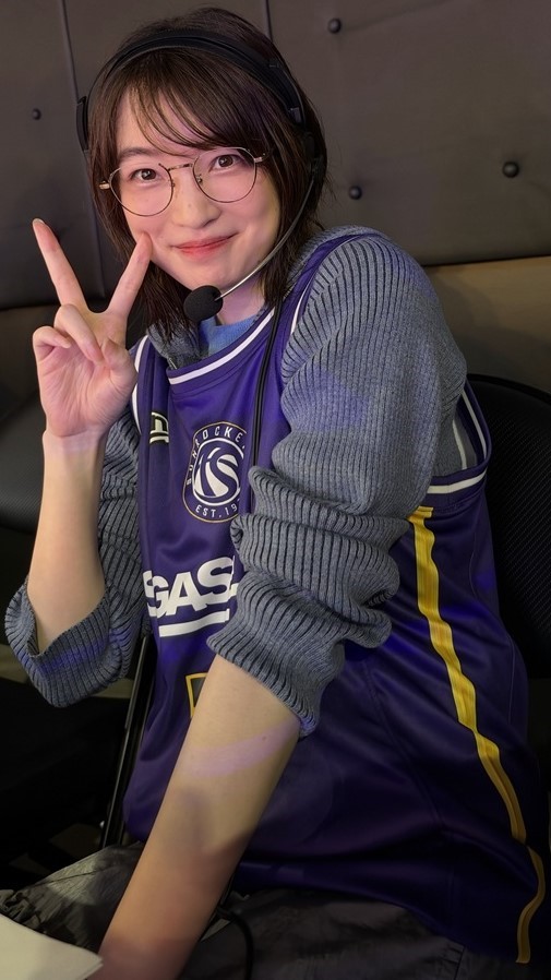 mayuk765's tweet photo. #上田麗奈 
メガネ+うえしゃま=メガしゃまｗ
誰も使ってくれないｗ

3枚は今年益々似合うようになってきてるなー
着ける機会が増えてるのは眼が悪くなってるのかな？ｗ https://t.co/nvlbhuxVF0