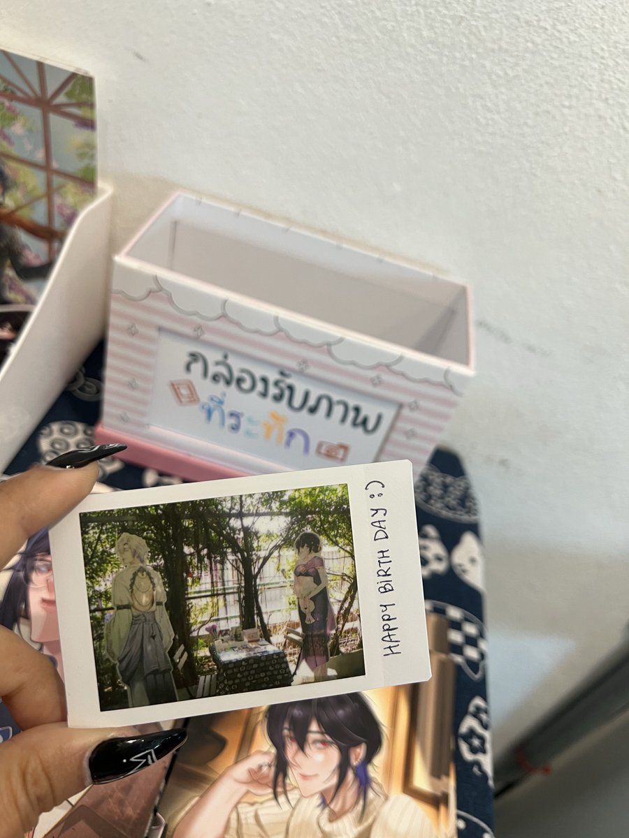 ArkirahProject's tweet photo. · •  ٠ ✤  กิจกรรมพิเศษ ٠ ✤ ٠  • 
「 ✦ Special Activity ✦ 」
                   🍦💀✨

สำหรับผู้ที่เดินทางมาทานไอติมที่ร้าน สามารถรับสิทธิ์ ถ่ายภาพโพลารอยด์ 2 แผ่น 

จะเก็บเป็นที่ระลึก หรือจะฝากส่งให้พี่อ้าก ในกล่องรับภาพ ได้เลยนะคะ 🥰📸

#Arkirah_BDProject #Arkdelivery #Priscillaicecream