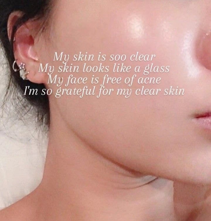 moremoney4mo's tweet photo. my skin is so flawless &amp; airbrushed!! it gets clearer, smoother &amp; more radiant by the second🪽 https://t.co/eIyL3VoYTF