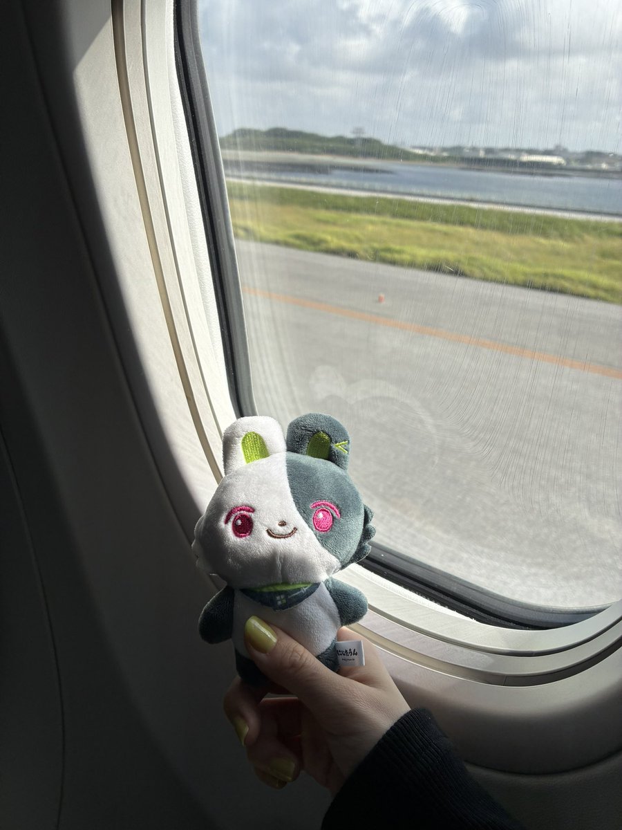 rmw_i73's tweet photo. 沖縄に到着💡楽しむぞ〜！
#見ないか伊波
#にじたうんが見られるタグ https://t.co/woO6Ok0bdI