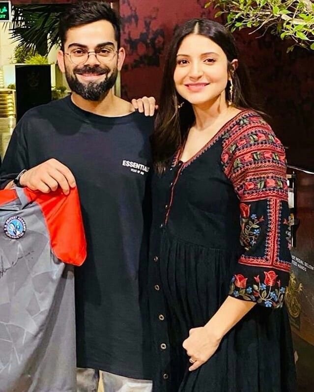 imkevin149's tweet photo. Only AB de Villiers can clear all the rumours about Anushka and Kohli https://t.co/5yBremn8zQ