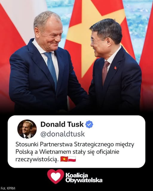 Ewa1626765's tweet photo. Podczas gdy my w Polsce parzymy pierwszą kawę, premier Donald Tusk w Hanoi kończy kolejne owocne spotkanie👍 https://t.co/uxe3jIfwpT