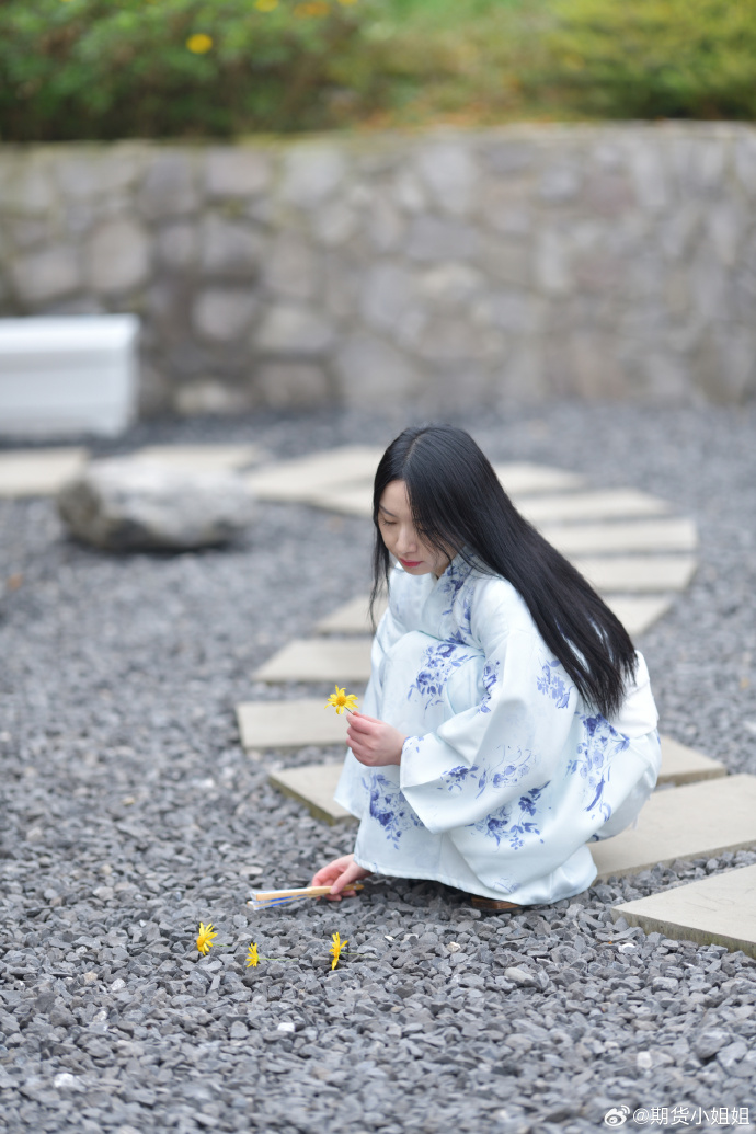 yas28339348's tweet photo. [今日は袴に似合う可愛い稚さんと、お寺でのんびり。]， https://t.co/W5lupnDq4g