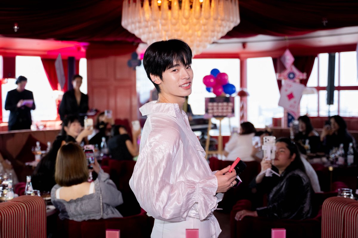 babybrightclub's tweet photo. 🎪 𝐂𝐀𝐑𝐍𝐈𝐕𝐀𝐋 𝐅𝐀𝐍𝐓𝐀𝐒𝐘 🎪  
𝐂𝐨𝐥𝐥𝐞𝐜𝐭 𝐘𝐨𝐮𝐫 𝐌𝐚𝐠𝐢𝐜 𝐌𝐞𝐞𝐭 𝐓𝐄𝐄𝐓𝐄𝐄𝐏𝐎𝐑 🪄💫  
One Magical Day. One Exclusive Experience.

แฮปปี้กันมั้ยค้าบพี่วาวา เบบี้ขอบคุณพี่วาวาทุกกคนที่มาร่วมสนุกด้วยกันนะคะ แล้วมาเจอกันใหม่ในโอกาสหน้าน้าาา 🐶🐻‍❄️

#BabyBrightMakeup #TeeTeePorBabyBright  
#CarnivalFantasyxTeeTeePor #TEETEEPORMAGICMOMENTS  
#TeeTeePor