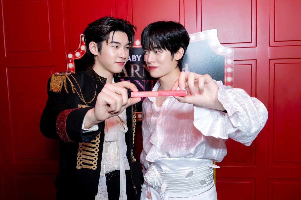 babybrightclub's tweet photo. 🎪 𝐂𝐀𝐑𝐍𝐈𝐕𝐀𝐋 𝐅𝐀𝐍𝐓𝐀𝐒𝐘 🎪  
𝐂𝐨𝐥𝐥𝐞𝐜𝐭 𝐘𝐨𝐮𝐫 𝐌𝐚𝐠𝐢𝐜 𝐌𝐞𝐞𝐭 𝐓𝐄𝐄𝐓𝐄𝐄𝐏𝐎𝐑 🪄💫  
One Magical Day. One Exclusive Experience.

แฮปปี้กันมั้ยค้าบพี่วาวา เบบี้ขอบคุณพี่วาวาทุกกคนที่มาร่วมสนุกด้วยกันนะคะ แล้วมาเจอกันใหม่ในโอกาสหน้าน้าาา 🐶🐻‍❄️

#BabyBrightMakeup #TeeTeePorBabyBright  
#CarnivalFantasyxTeeTeePor #TEETEEPORMAGICMOMENTS  
#TeeTeePor