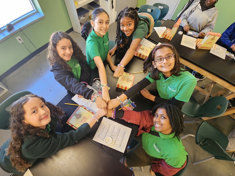 Kars4kids's tweet photo. Wear your code. Girls at Dottie Rose Foundation turn binary into bracelets—and explore game design, robotics, and sports analytics. Meet this Kars4Kids Small Grants recipient in our interview with Holly Harris. #WomenInSTEM

https://t.co/KyhRR0dBLQ https://t.co/DfalvEHBv3