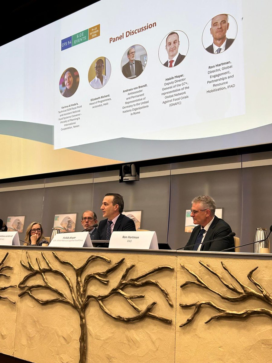 fightfoodcrises's tweet photo. 📢Peace.
📢Prevention.
📢Country ownership.
📢Partnerships and self-reliance.

At our @UN_CFS  side event, @Habibmayar outlined what it takes to prevent recurring food crises and how the network helps turn these priorities into collective action @g7plus @WFP @FAOemergencies https://t.co/7c9VmGGcqL
