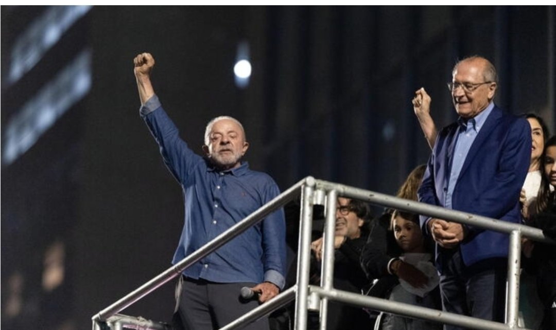 Mari8otto8's tweet photo. Affluenza urne
Brasile : 80 % 
Serbia  : 70 % 
Quando si  alza il culo dalla sedia i fasci vanno a casa 
Quando si fanno politiche chiare per la gente e non per le lobby.
Sinistra progressista faccia tesoro di questo
Basta rincorsa a centrini e renzini di sta beata. https://t.co/eN7nJJV3AH