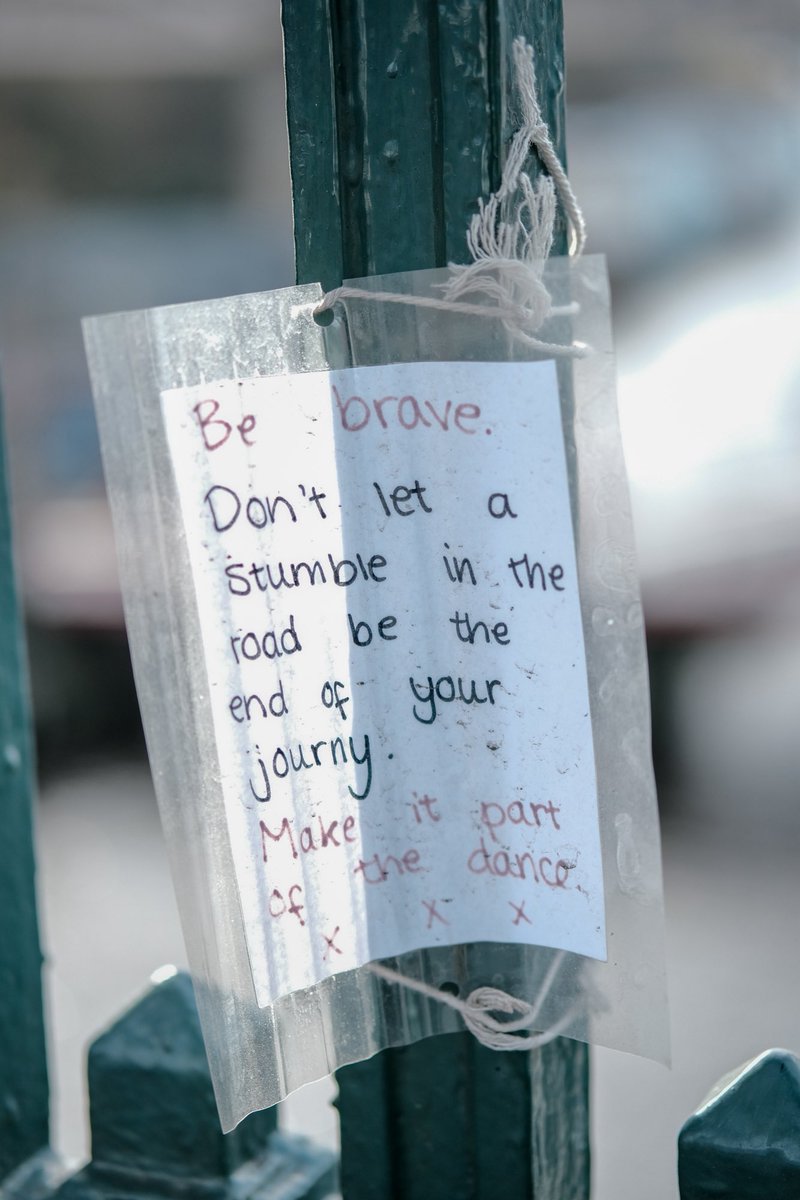 Preacherman56's tweet photo. #AlphabetChallenge
#WeekQForQuotes
One of many notes fastened to the Tyne Bridgeβ¦.. https://t.co/SwNoOqybVB