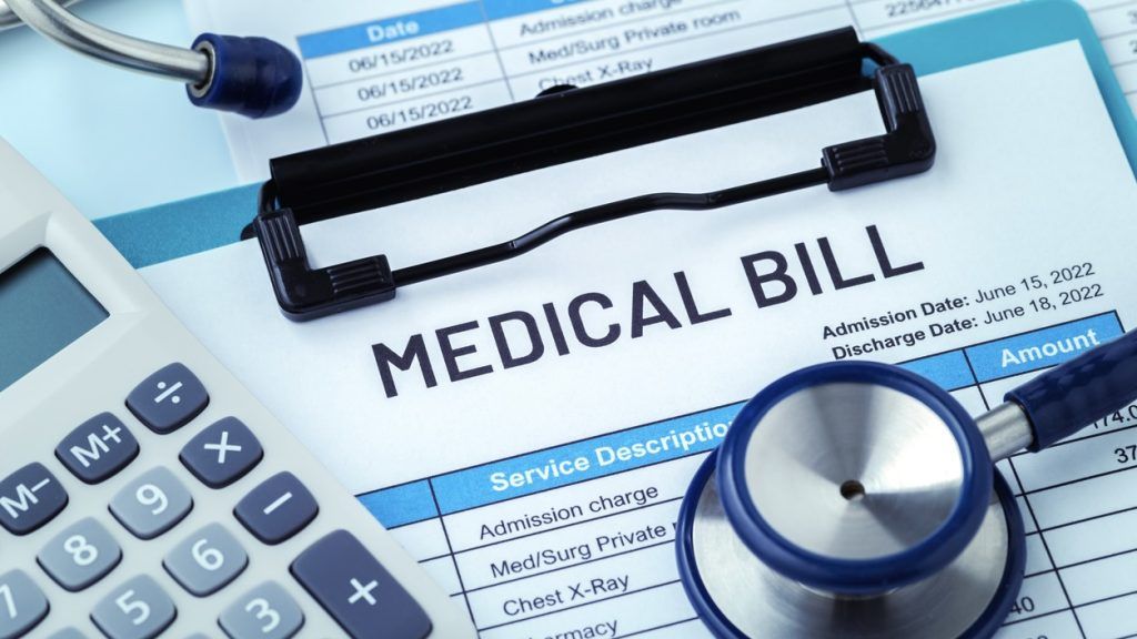 IndianTechGuide's tweet photo. 🚨 The Keralam government is planning to introduce a bill to regulate high medical treatment costs in private hospitals. https://t.co/BbQgDxDNtk