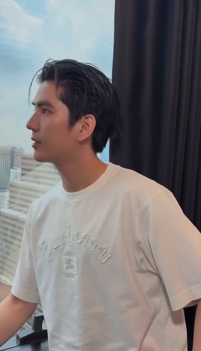 sayme0wsea's tweet photo. เป็นคนสวยที่มองมุมไหนก็สวย แต่แอบดื้อนิดหน่อย😼 https://t.co/TaXQrZmKOr