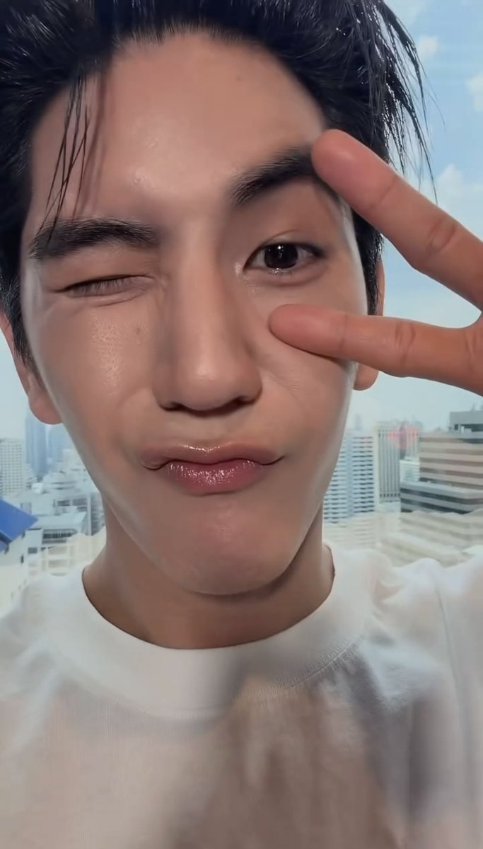 sayme0wsea's tweet photo. เป็นคนสวยที่มองมุมไหนก็สวย แต่แอบดื้อนิดหน่อย😼 https://t.co/TaXQrZmKOr