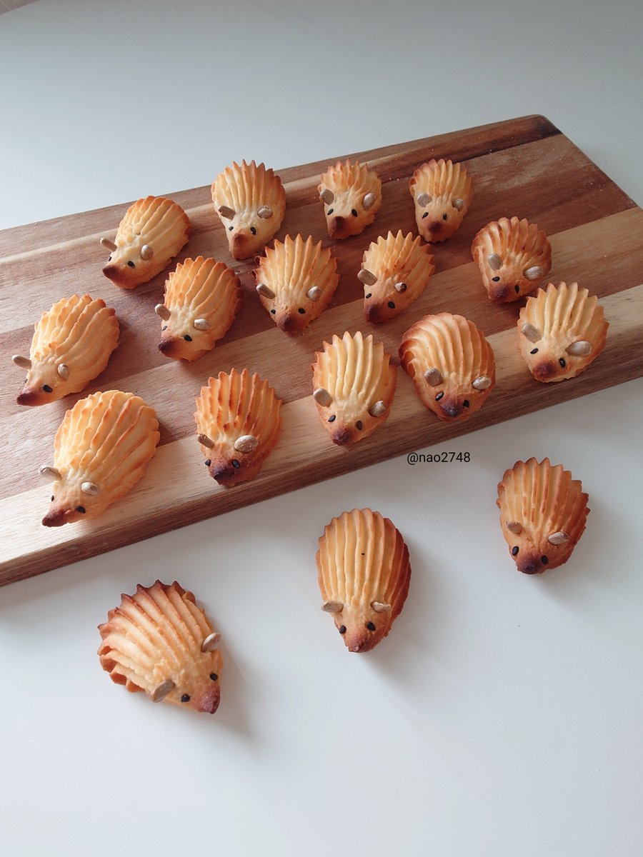KitchenMeow's tweet photo. 秋にピッタリなハリネズミのクッキーです🦔本にレシピあります🍪　
#お菓子作り　
#パン作り　
#おうちごはん https://t.co/0kl2YBmL8B