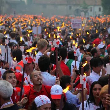 yekmoli's tweet photo. @Taheri_Movement Our story is the story of humanitarian action, the Geneva Conventions and the birth of the International Red Cross and Red Crescent Movement.

160 years on the side of humanity: A commitment that has never waned
#GenevaConference
#InternationalHumanitarianLaw
#HumanitarianHistory https://t.co/XgqBzxdlO2