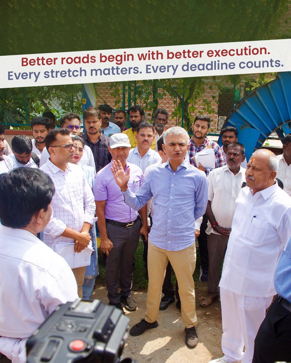 krishnabgowda's tweet photo. #BetterBengaluru ಗಾಗಿ ಗುಣಮಟ್ಟದ ಮೂಲಸೌಕರ್ಯ ನಿರ್ಮಿಸಲು ನಿರಂತರ ಪರಿಶೀಲನೆ ಹಾಗೂ ಸಮಯೋಚಿತ ಸಮನ್ವಯ ಅತ್ಯಗತ್ಯ.

ಶಾಸಕ ಶ್ರೀ ಬೈರತಿ ಬಸವರಾಜ್ ಹಾಗೂ ಅಧಿಕಾರಿಗಳೊಂದಿಗೆ ಹೆಣ್ಣೂರು–ಬಾಗಲೂರು ರಸ್ತೆಯ ವೈಟ್‌ಟಾಪಿಂಗ್ ಕಾಮಗಾರಿಗಳನ್ನು ಸ್ಥಳದಲ್ಲೇ ಪರಿಶೀಲಿಸಿ, ಪ್ರಗತಿಯನ್ನು ಅವಲೋಕಿಸಿದೆ.

Regular reviews and timely coordination are essential to ensure quality infrastructure for a #BetterBengaluru.

Along with officials and MLA Shri Byrathi Basavaraj, I inspected the ongoing white-topping works along the Hennur-Bagalur stretch and reviewed its progress.