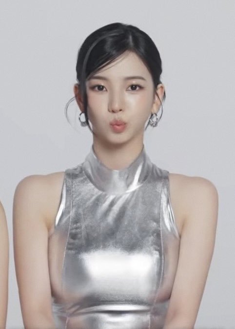 gemsbul's tweet photo. kissable, don't you think? https://t.co/GiSY0Rnfm0