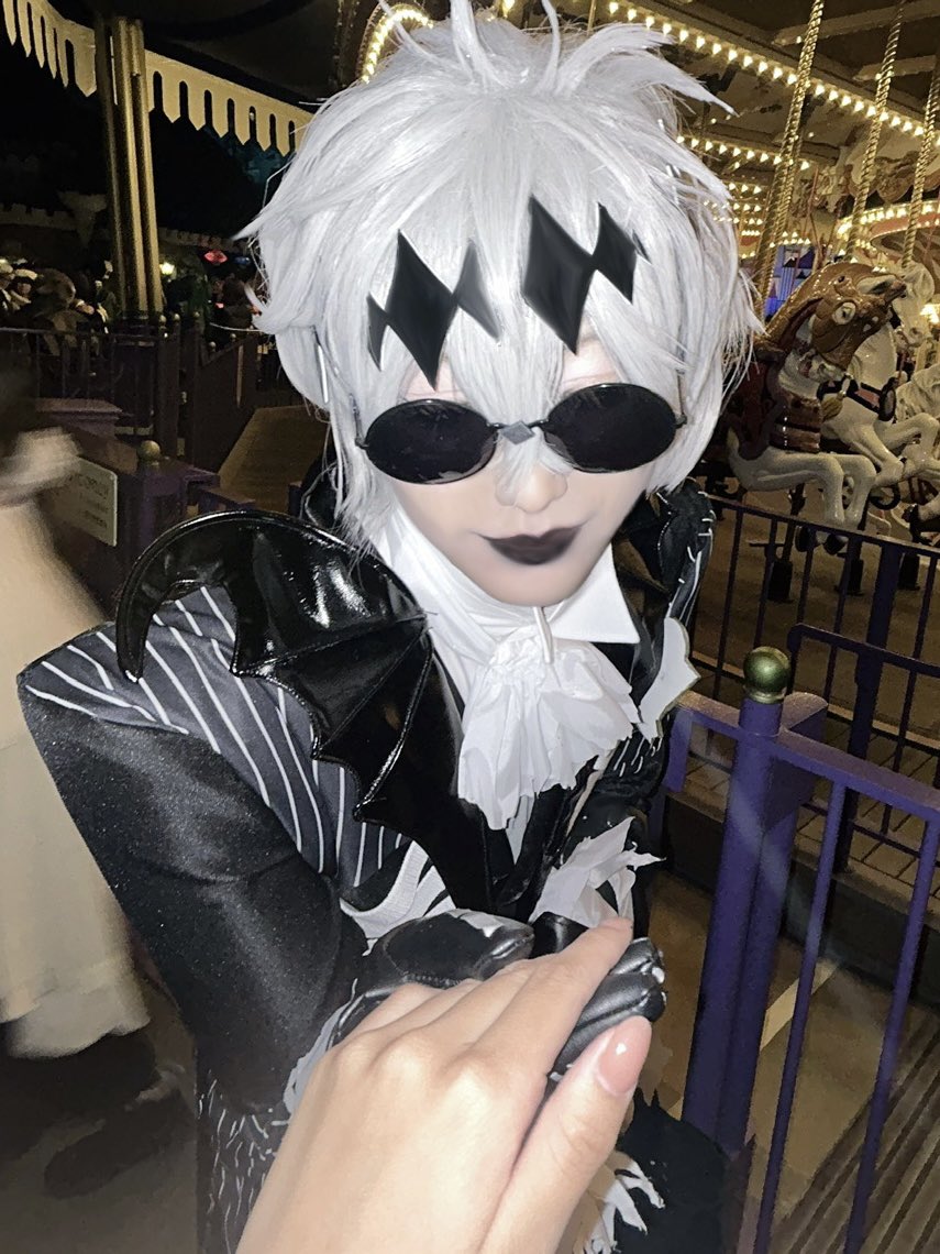 Yuhki_0309's tweet photo. 素敵なお方、こんばんは。
この良き出会いにキスを。

#Dハロ仮装
#Dハロ仮装2026
#Dハロツイステ https://t.co/c3itV4PB1A