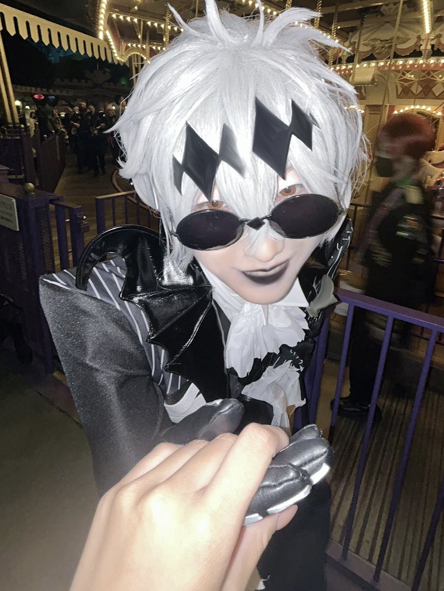 Yuhki_0309's tweet photo. 素敵なお方、こんばんは。
この良き出会いにキスを。

#Dハロ仮装
#Dハロ仮装2026
#Dハロツイステ https://t.co/c3itV4PB1A