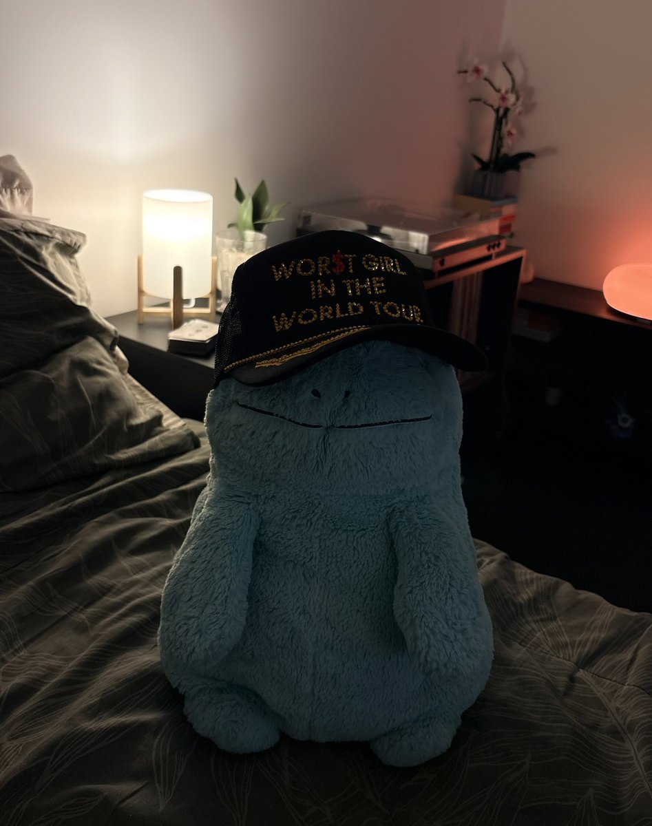 mannacrux's tweet photo. hat model https://t.co/6L5TDHwpSx