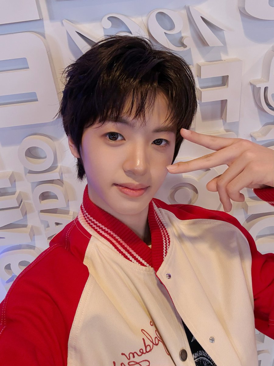 a2osoulzet's tweet photo. 261026 정오의 희망곡 인스타 #제트

#A2O #A2OSOUL #ZET #제트 #刘瀚泽 https://t.co/qbhcHxYjxa