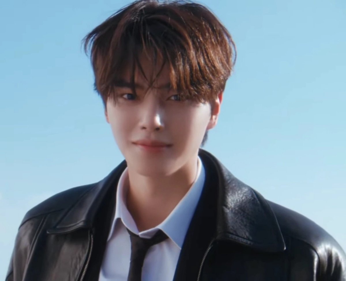 songkangbase's tweet photo. Song Kang in ILLIT’s “You’re Under Arrest” MV

#SongKang #송강 https://t.co/QoL57gePaA