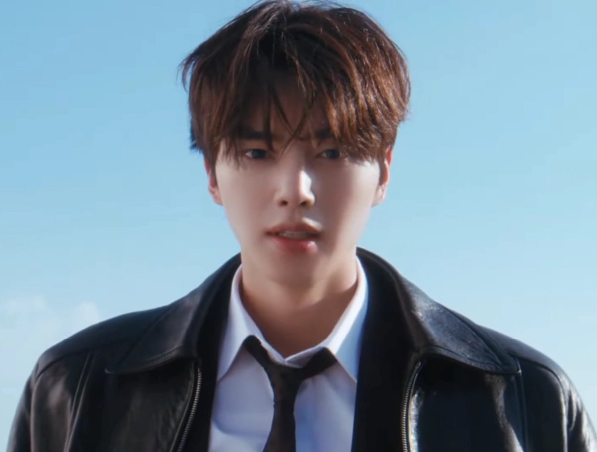songkangbase's tweet photo. Song Kang in ILLIT’s “You’re Under Arrest” MV

#SongKang #송강 https://t.co/QoL57gePaA