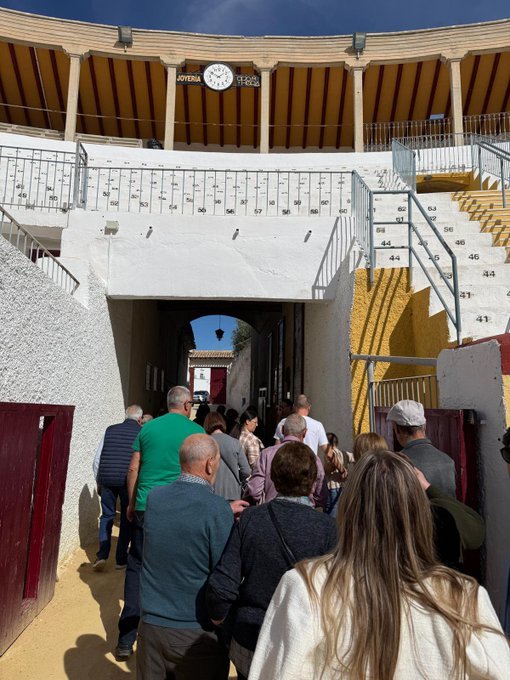 veronicadoval's tweet photo. Visitas guiadas a la cuidada, preciosa y turística #Cehegin norte #RegióndeMurcia municipio de 18.000 hab. Que han cuidado y protegido 125 años su Plaza de Toros
Visitas guiadas a su Plaza
#Caravaca #Calasparra #plazadetoros #plazasdetoros #Boadilla #Murcia #Cartagena #Jumilla https://t.co/dRxvKkzG53
