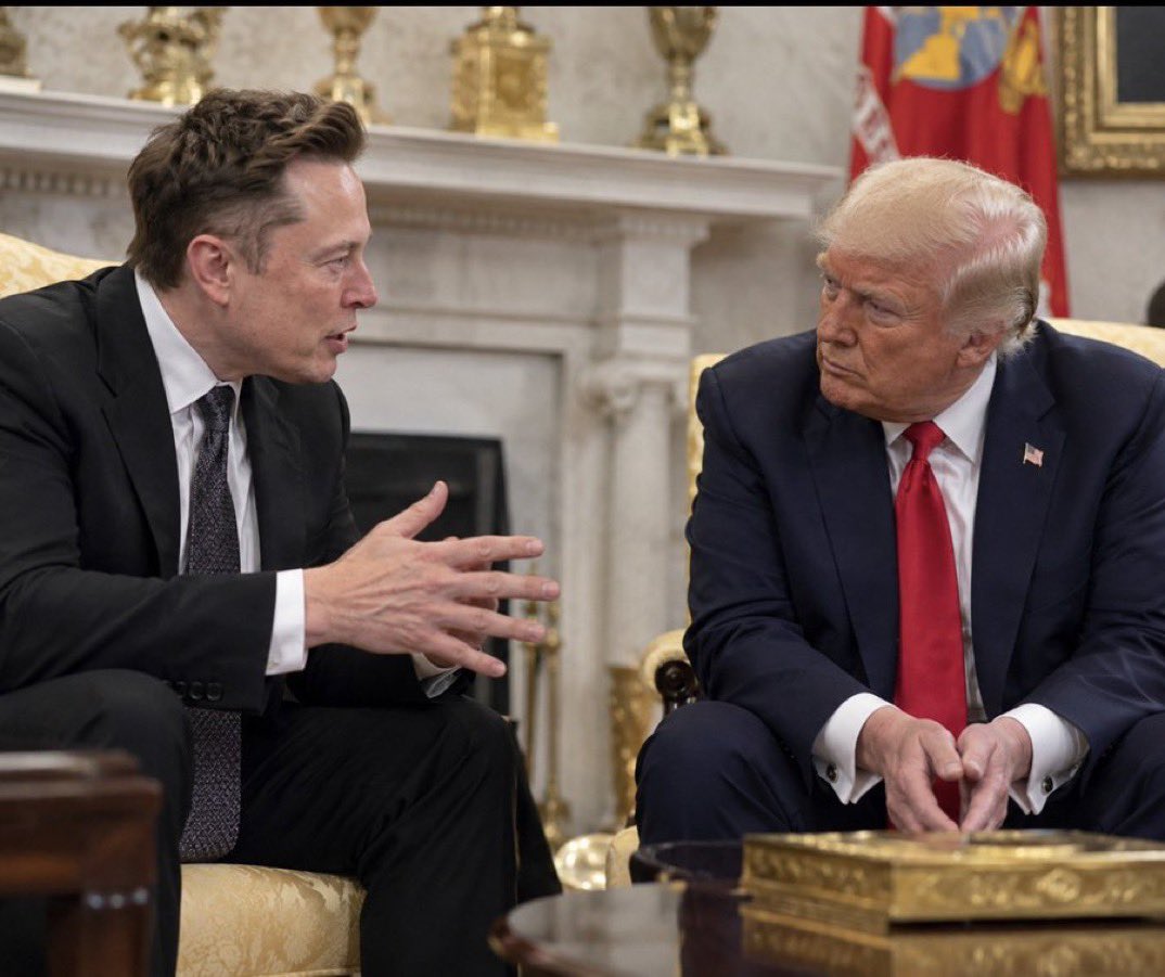 manpage728882's tweet photo. Who do you think has the stronger personality in this room: 

Elon Musk or Donald Trump? https://t.co/kUGvkQy301