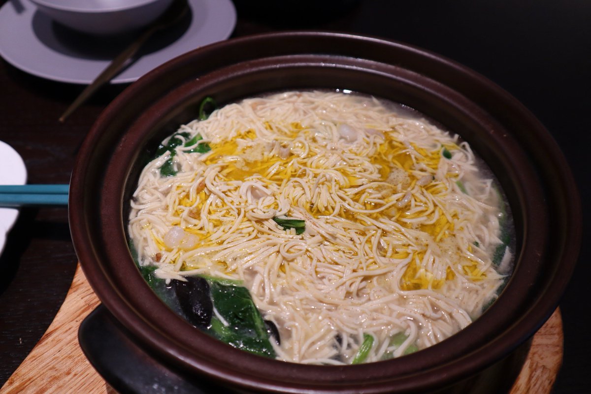 shiramiyukin's tweet photo. 「今日のランチはエビと黄身のパスタ、画面を見ながら食べると更に美味しい！」， https://t.co/4J3n67NODs