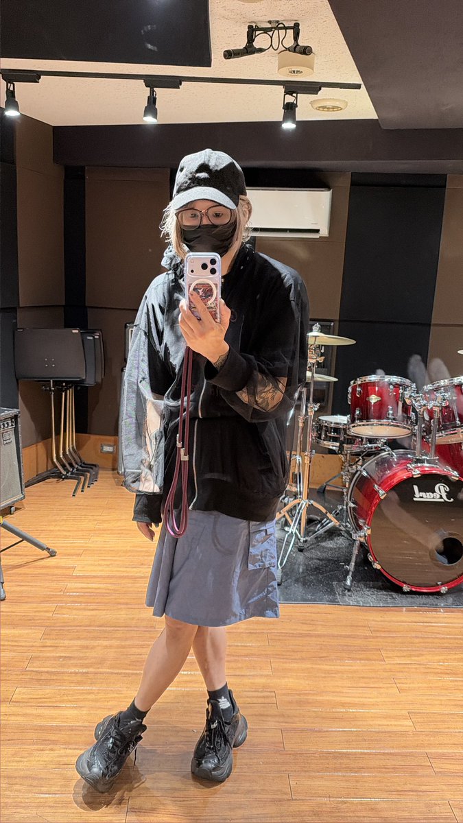okayutter's tweet photo. Dolly観に行きたかったのにリハの人の顔です https://t.co/mAWlcSOKDC