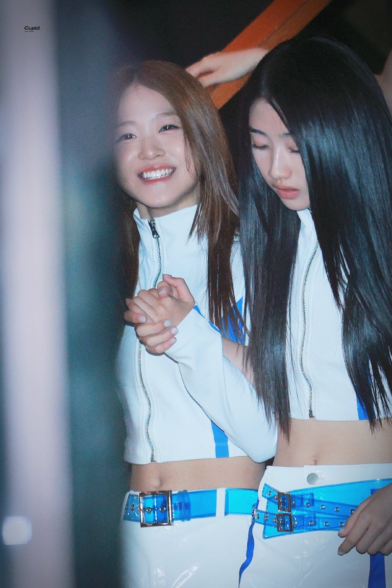 AijingInterFans's tweet photo. OKAY EVERYONE, it's time to start writing fanfics about these two!! 😭💗 This ship is getting WAY too popular!! 🔥

#A2OLITE #AIJING #아이찡 #盛艾敬 https://t.co/wygLiFCUhp