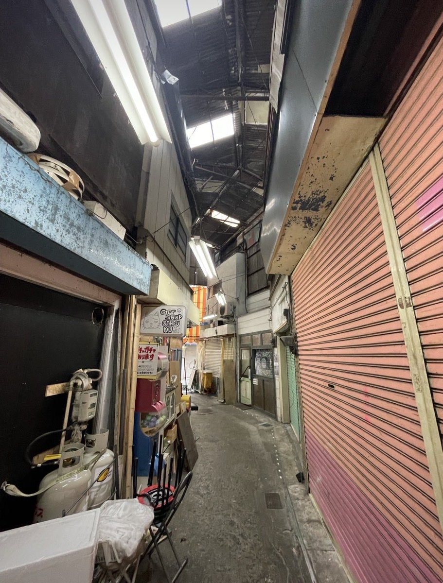 sakurafubuki_88's tweet photo. ジェネリック高円寺、野方のランドマーク「野方文化マーケット」
こういうの好きな人いますかー？🙋‍♂️ https://t.co/fVyjvsnnhk
