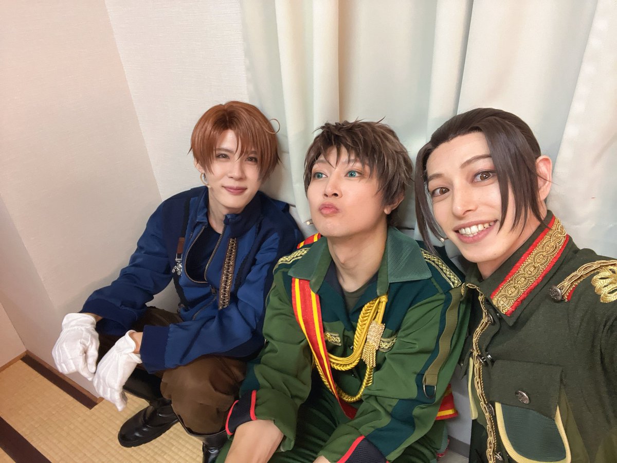 SugieTaishi's tweet photo. 10th Anniversary
ミュージカル「ヘタリア〜World☆Starts～」
大阪公演ありがとうございました‼️
大阪スタート新鮮でした！

すぐに東京始まるでっ
ちゃんとセリフ覚えとかなあかんでっ

#ヘタミュ https://t.co/OKRcm6tR1r