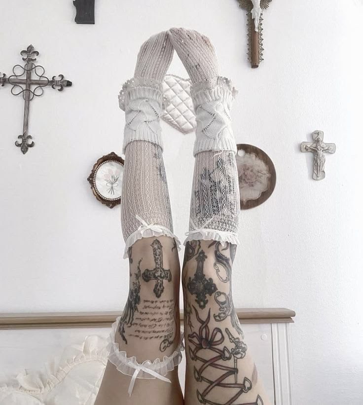 gothicornate_ tweet picture