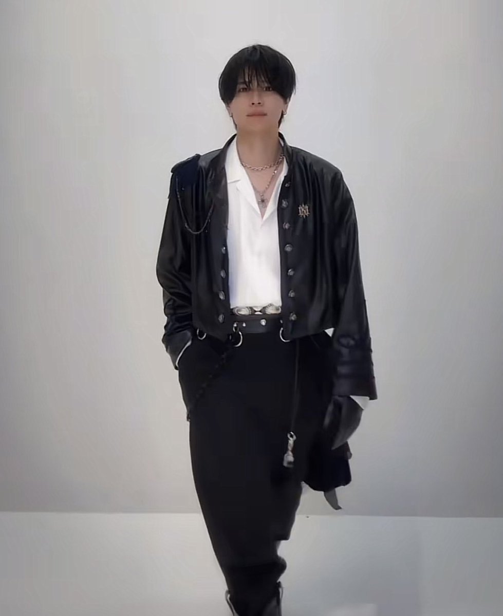 tky__mini's tweet photo. かっこよすぎて何事かと思いました߹߹

京介くんの時だけ曲調変わってボス感半端なかったのに最後自己紹介してて可愛すぎて声出た笑 https://t.co/Ud8KKezXK1