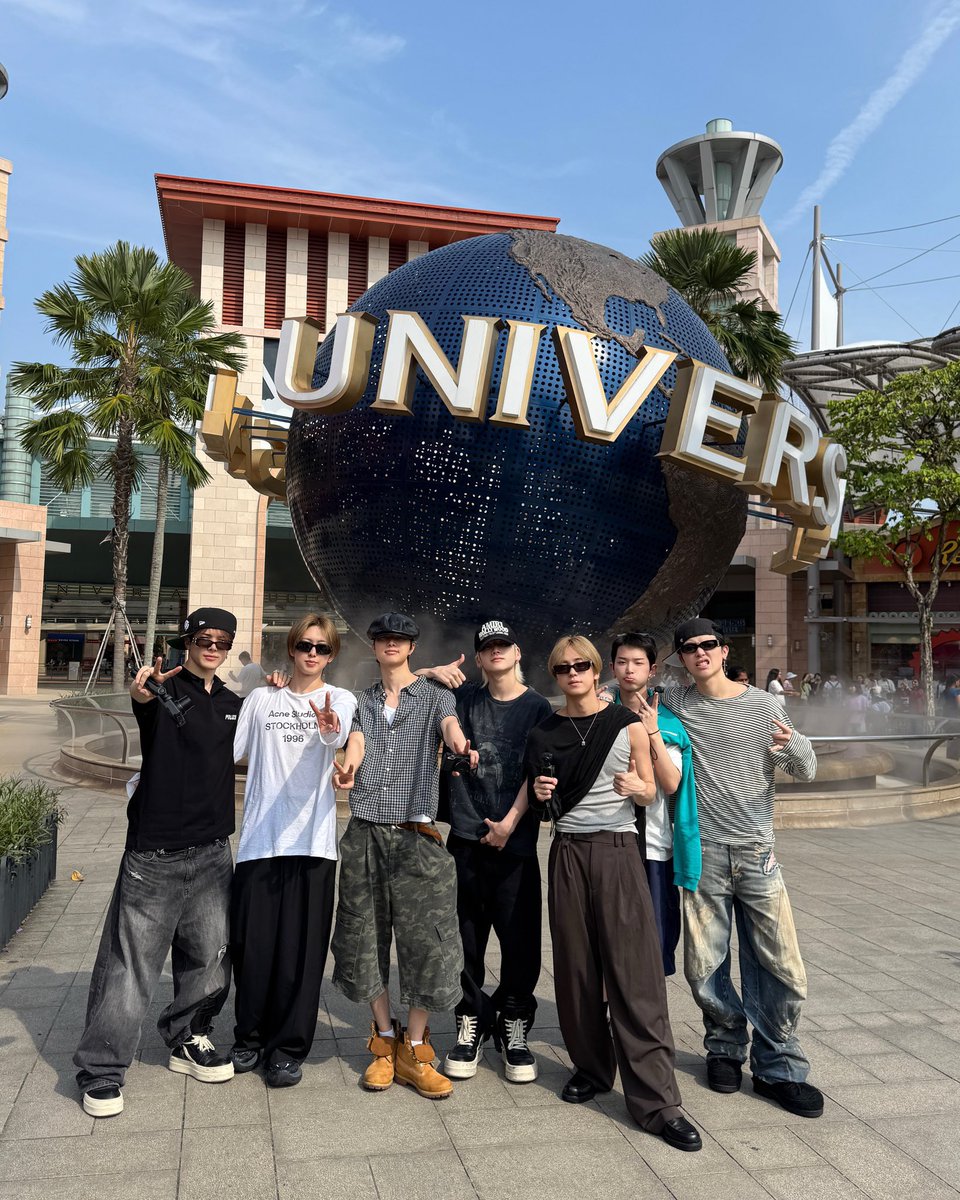 heettomaki's tweet photo. 261026 앤팀 인스타 🐶

USS 🌎✨
(4/7)
신나면 주체못하고 튀어나오는 혓바닥👅
#앤팀 #andTEAM_MAKI #마키 #MAKI #マキ https://t.co/boanuKUpOw