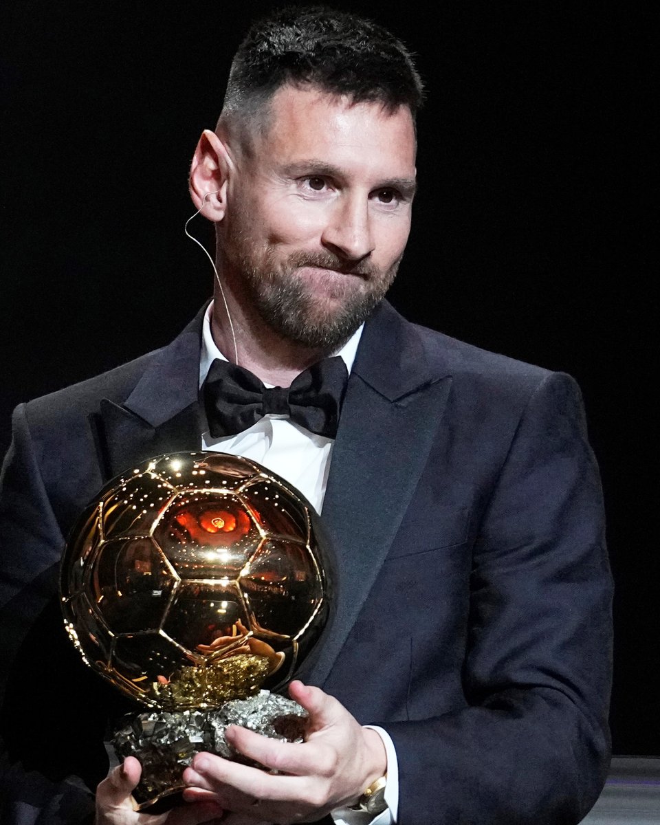 DiarioOle's tweet photo. No tengo ni idea si lo va a ganar o no, pero este tipo SE MERECE su noveno Balón de Oro. https://t.co/oQqf3g8ZaK