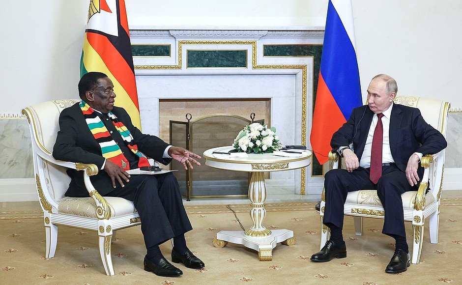 TendaiCombat's tweet photo. H.E President Mnangagwa as Head of state and Comesa Chairperson, he is expecting to return feom Moscow with bankable projects, clear timelines, Financing arrangements and measurable benefits for ordinary citizens. https://t.co/7x3BuJkZjt